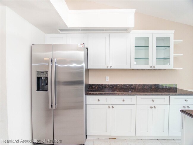 Building Photo - 2508 Manor Dr