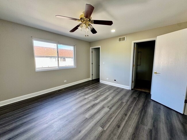 Building Photo - 766 Cherry Creek Dr