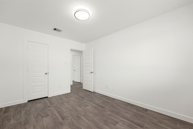 Building Photo - 6931 Dell Vista Drive