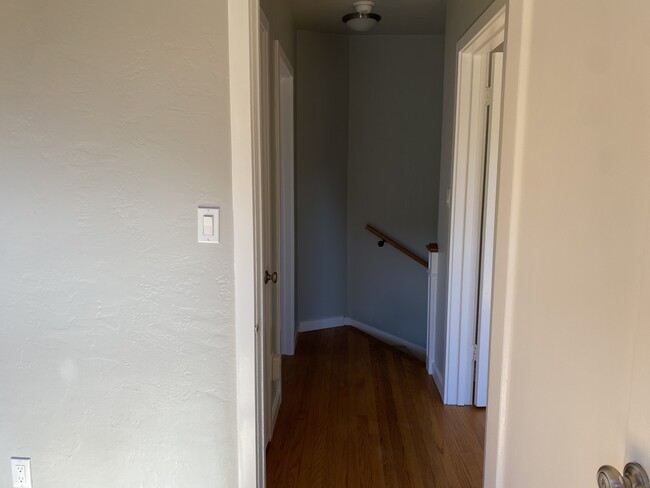 Hallway-View 2 - 1410 Glenfield Ave