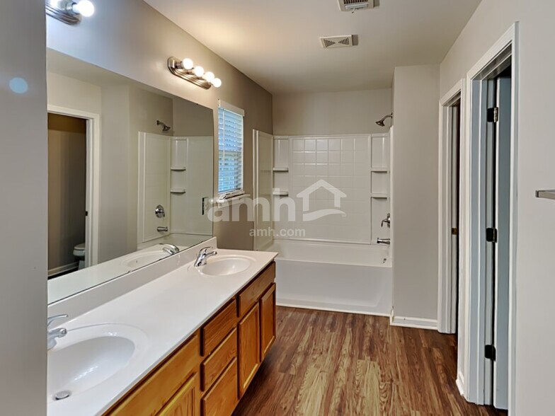 Building Photo - 11203 Tristan Ct