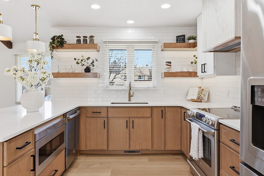 Building Photo - 4639 S 154th Avenue Cir