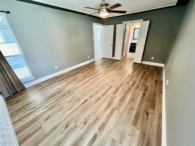 Building Photo - 14007 Overbrook Ln