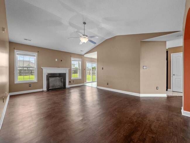 Building Photo - Welcome to Canons Edge!