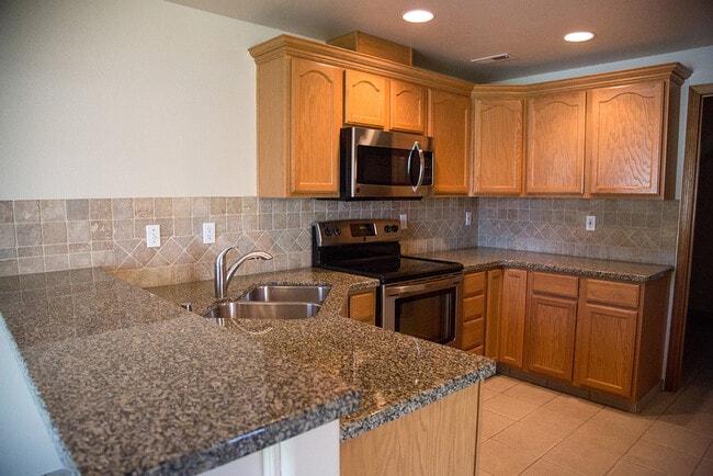 Primary Photo - 379 Columbia Point Dr