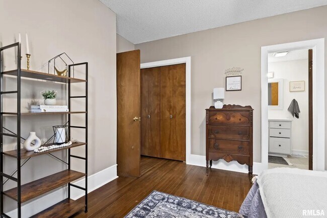 Building Photo - 1039 Osburn Ave