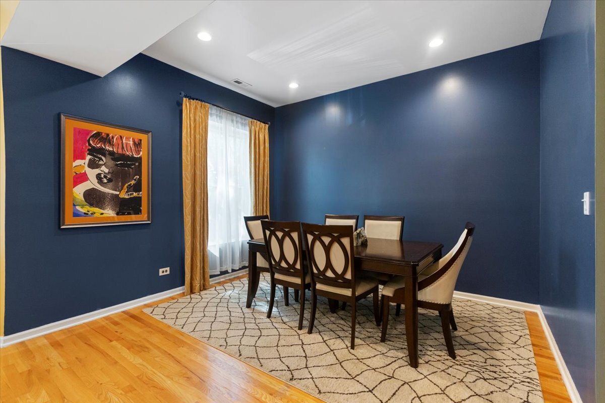 Building Photo - 4404 S Prairie Ave