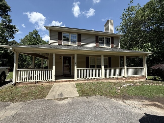 Building Photo - 110 S Pinepoint Dr