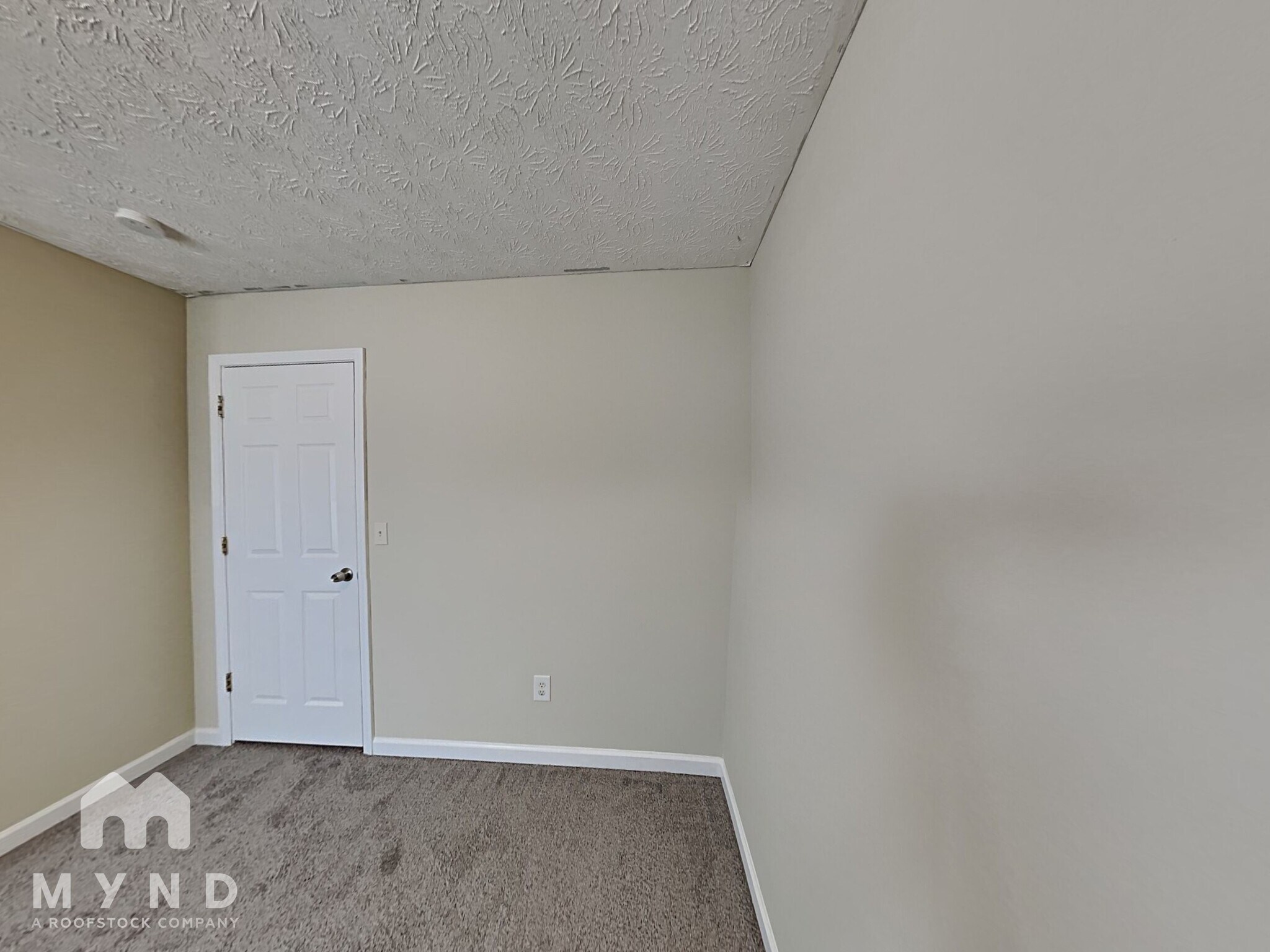 Building Photo - 185 Waters Edge Dr