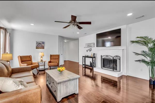 Primary Photo - 3303 Jacobs Dr