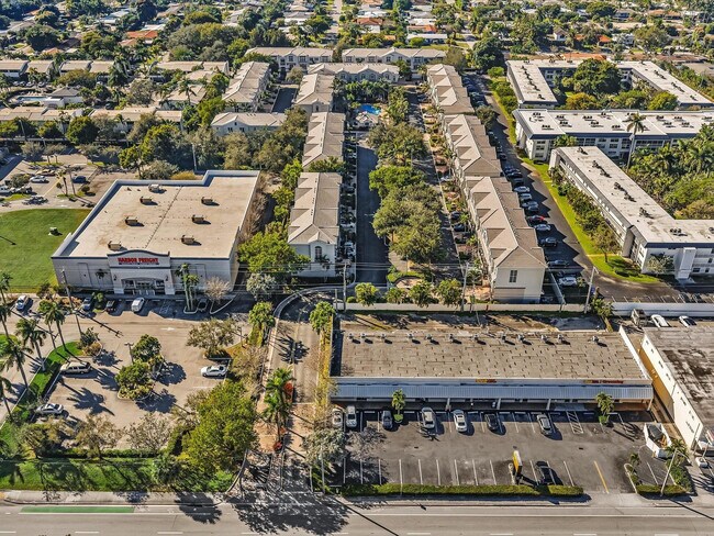 Building Photo - 1801 Coral Heights Blvd