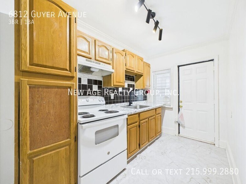 Building Photo - 6812 Guyer Ave