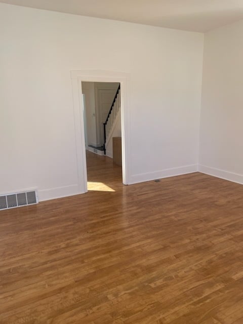 Primary Photo - 517 N Illinois St