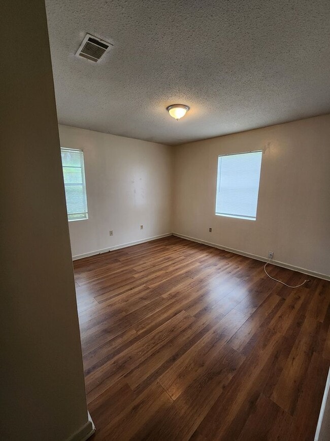 Building Photo - 917 Charles C. Frasier Blvd