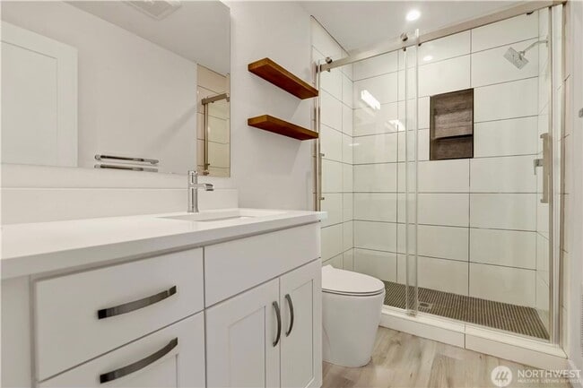 Building Photo - Lower Kennydale 3 bed/2 bath Rambler!