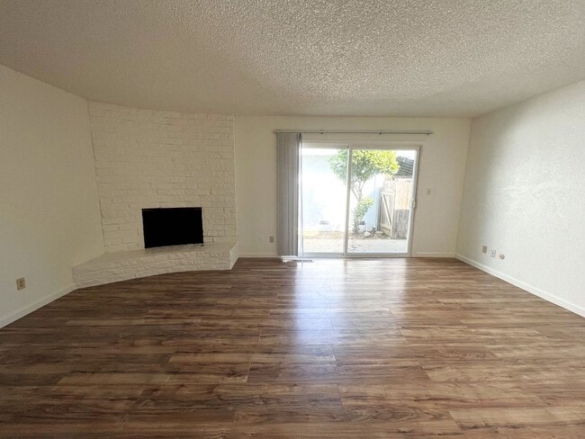 Building Photo - Charming Greenhaven Home