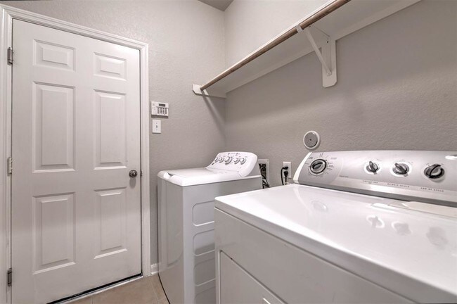 Building Photo - 17106 Tupelo Garden Cir