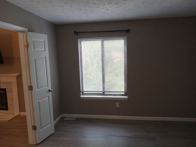 Building Photo - Condo for Rent