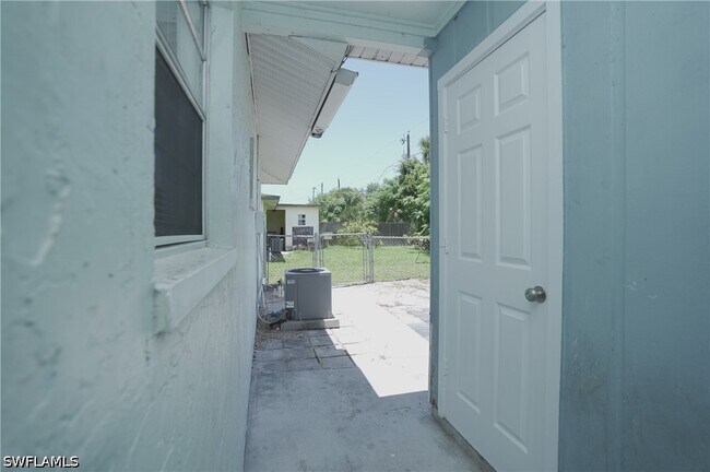 Building Photo - 1195 S Alhambra Cir