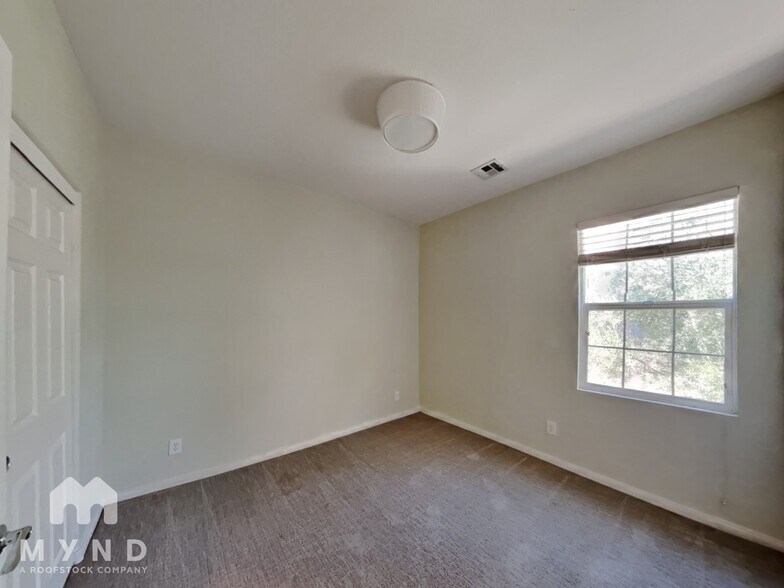 Building Photo - 8456 Insignia Ave