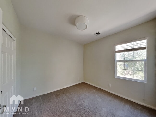 Building Photo - 8456 Insignia Ave