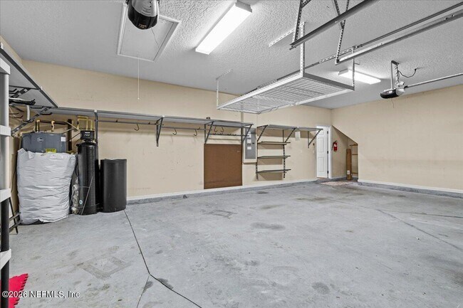Building Photo - 1201 E Redrock Ridge Ave