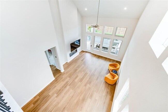 Building Photo - 9446 Pilares Rdg Dr