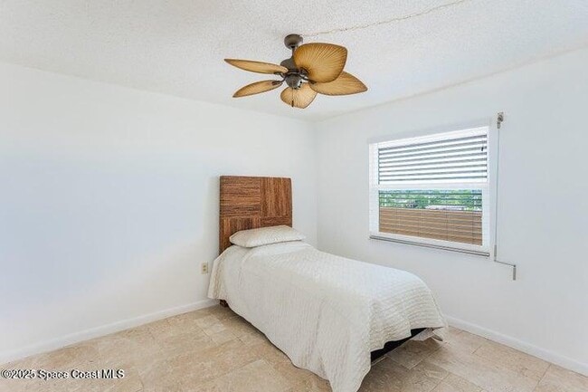 Building Photo - 1095 N Hwy A1A
