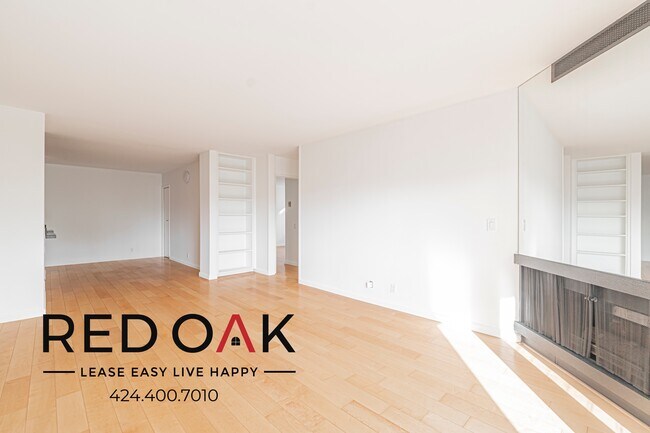 Building Photo - 1033 3rd St