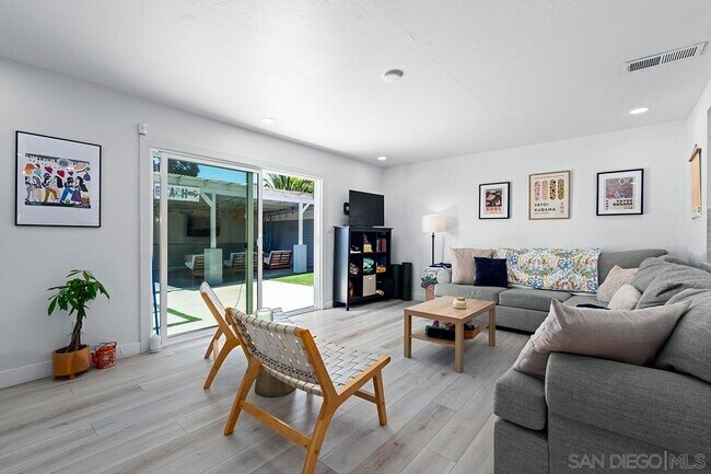 Building Photo - 4838 Mt St Helens Dr