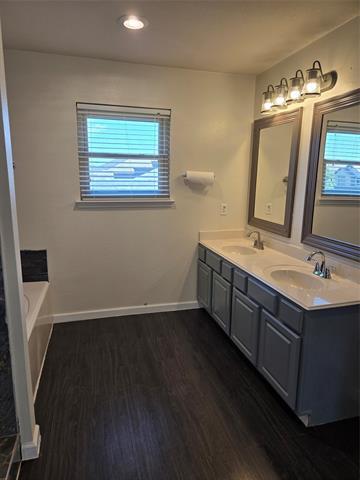 Building Photo - 2914 Thistlewood Dr