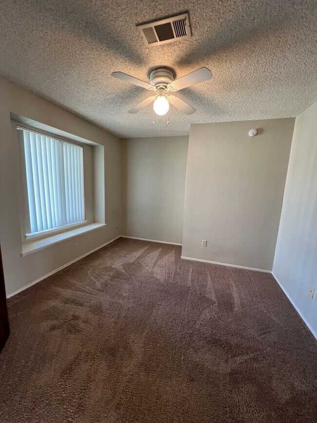 Building Photo - 4717 Tobin Rd