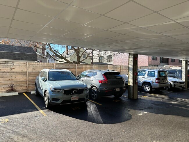 Building Photo - 205 Maverick St