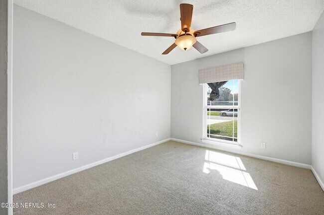 Building Photo - 14049 Broken Bow Dr N