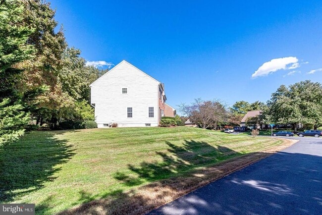 Building Photo - 1168 Taji Ct