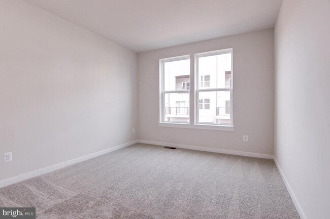 Building Photo - 43798 Middleway Ter