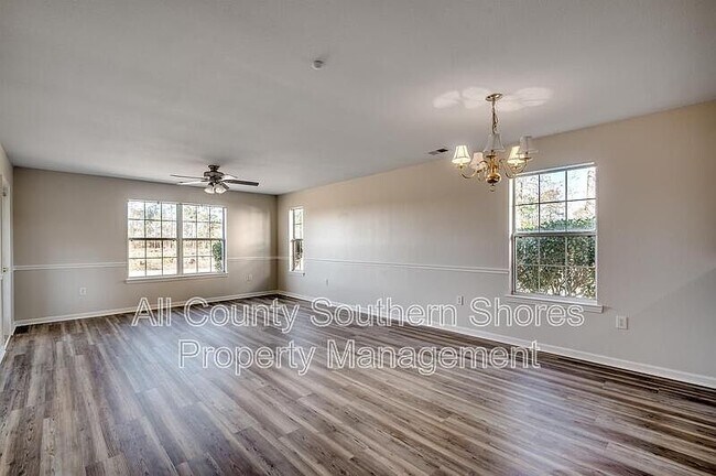 Building Photo - 1192 River Oaks Dr