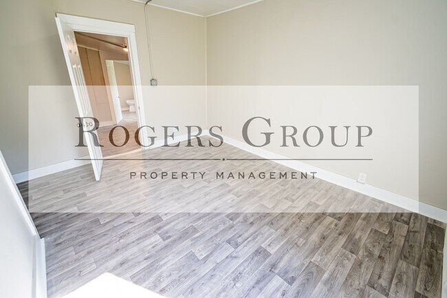 Building Photo - 939 Lucy St