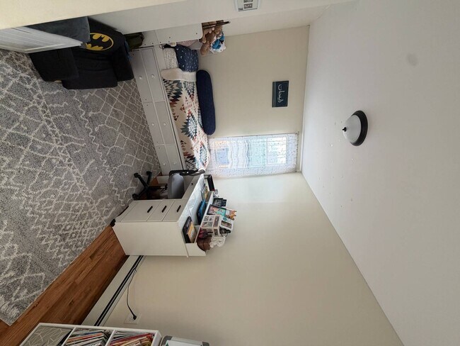 Building Photo - 1141 Beach Ave