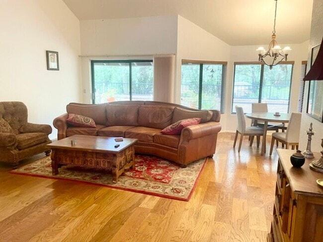 Building Photo - Beautiful home in gated community