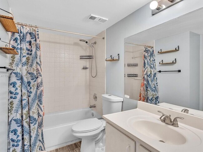 Building Photo - 9777 Westview Dr