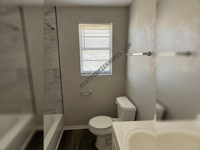 Building Photo - 701 NE 81st St