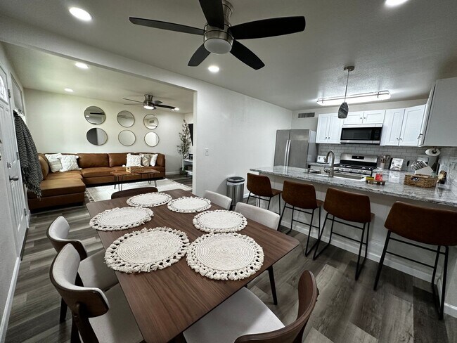 Building Photo - Newly Remodeled 3 bedroom, 2 bathroom home!
