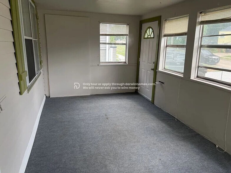 Building Photo - 3416 Kansas Ave