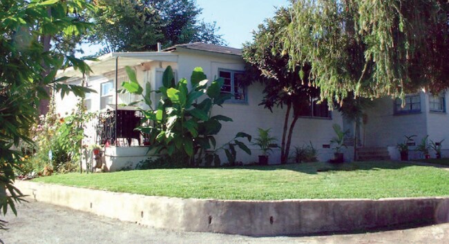Building Photo - 158-160 W Los Angeles Dr