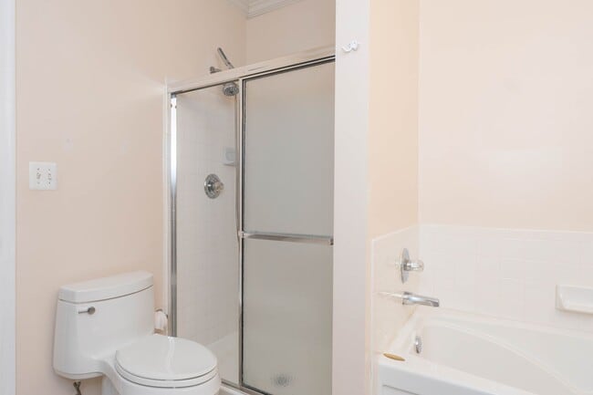 Building Photo - 2 Bed 2 Bath Condo in Westbriar Condominiums