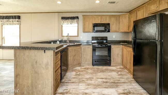 Building Photo - 3 br, 2 bath Mobile Home - 136 Sycamore Loop