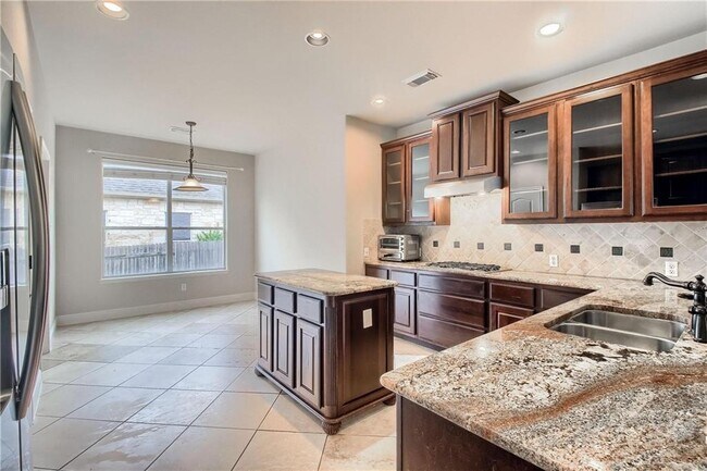 Building Photo - 7913 Menler Dr