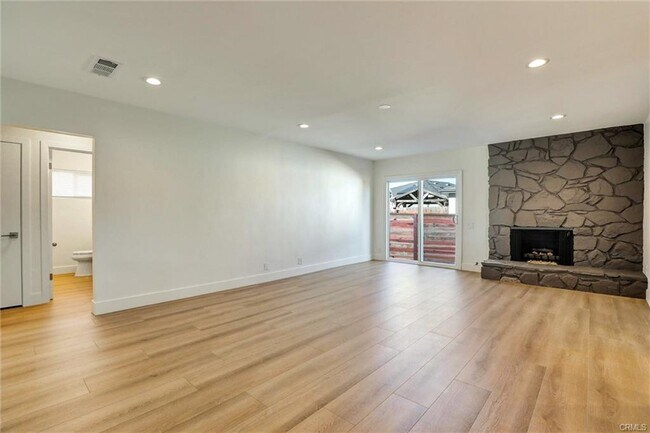 Building Photo - 7043 E Harco St