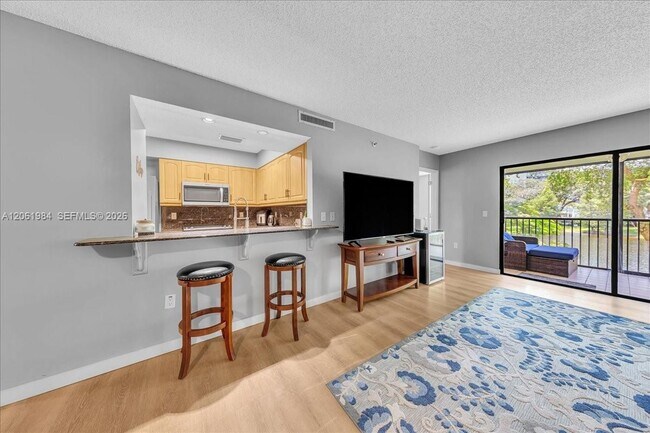 Building Photo - 2240 N Cypress Bend Dr